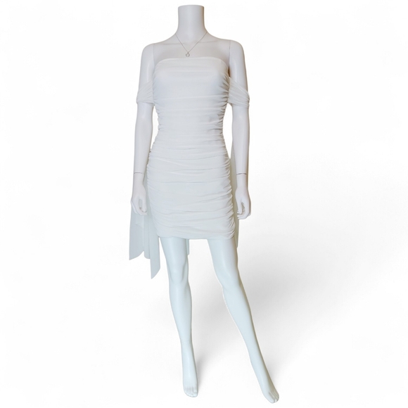 NWT $248 ELLIATT Celina Off The Shoulder Mini Dress Small in White RARE - Picture 3 of 6